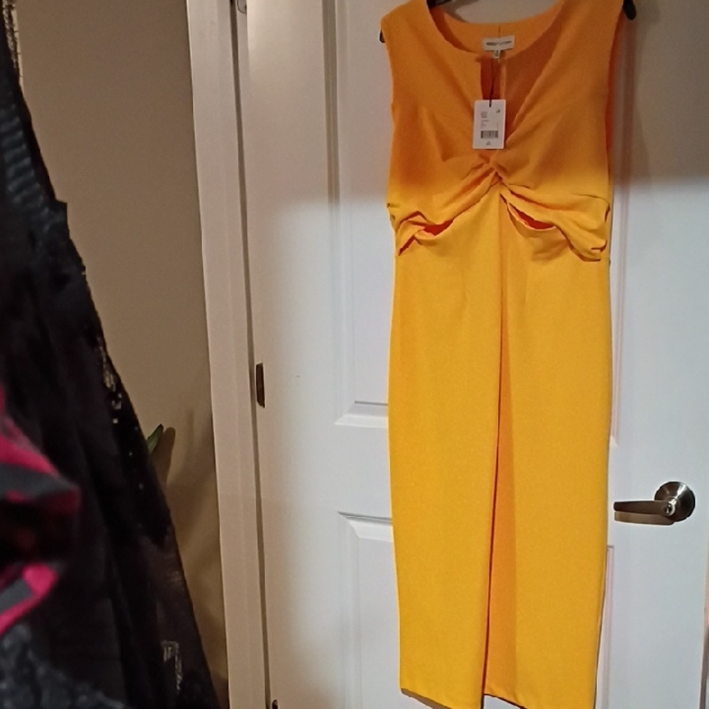 Gibson Latimer Vibrant Orange Midi Dress